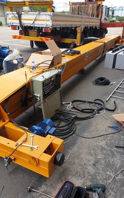 Hoist close-up